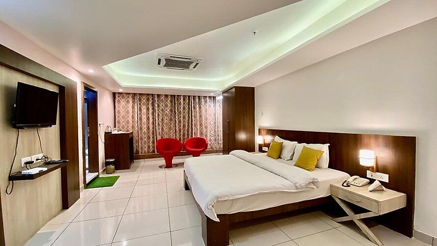 SUITE ROOM