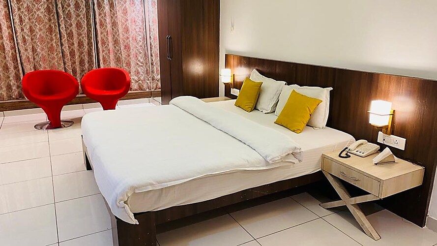 SUITE ROOM