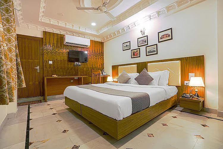 Royal Rafahiya - A Rooftop Lake View Hotel near lake Pichola Haveli Deluxe Room 4