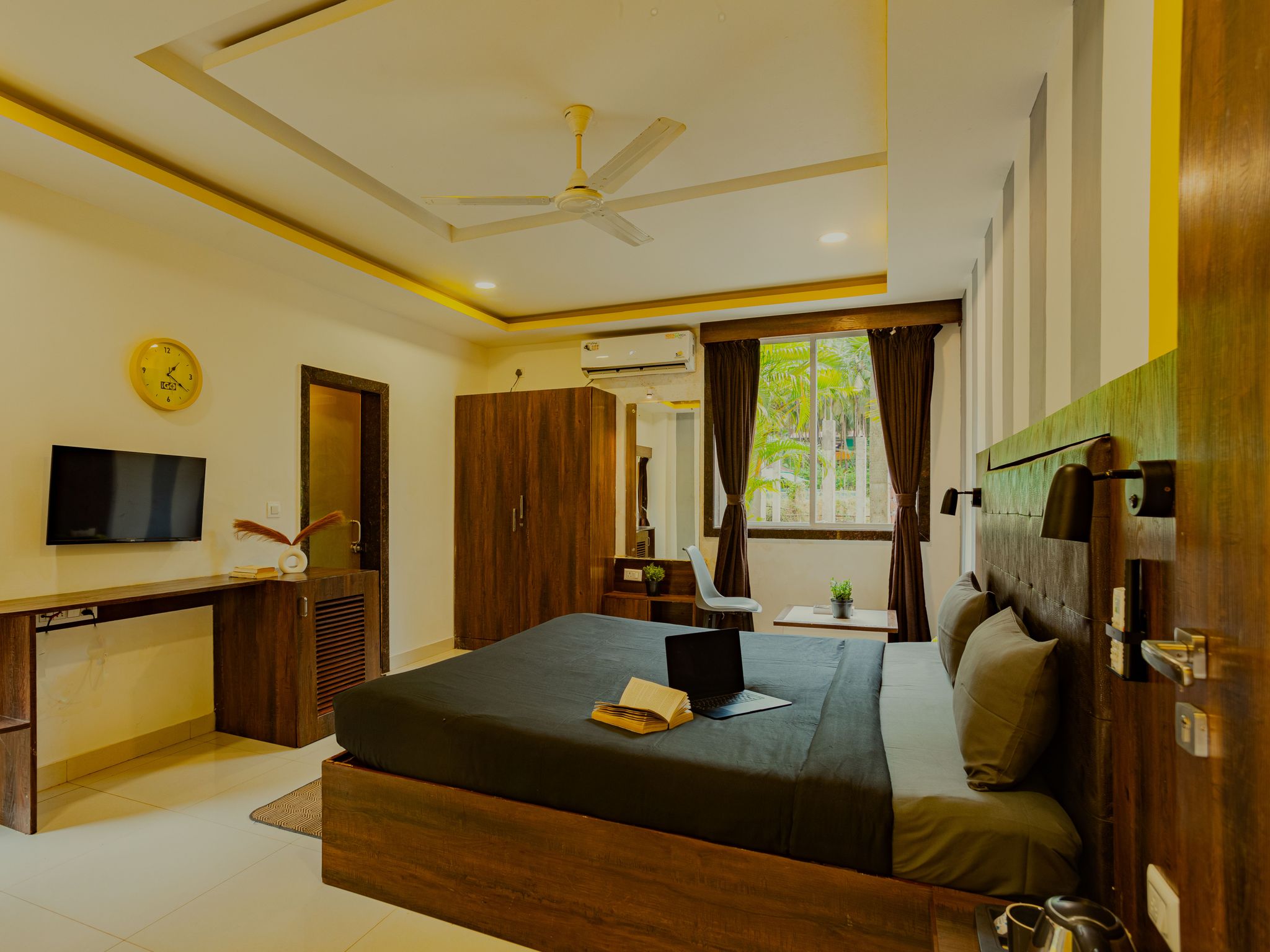 The Hosteller Gokarna Deluxe Double room 5