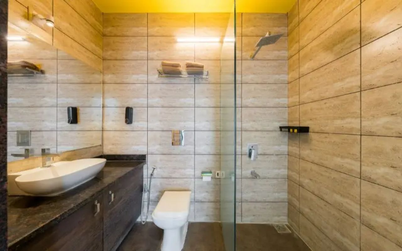 The Hosteller Gokarna Deluxe Double Room with Balcony 4