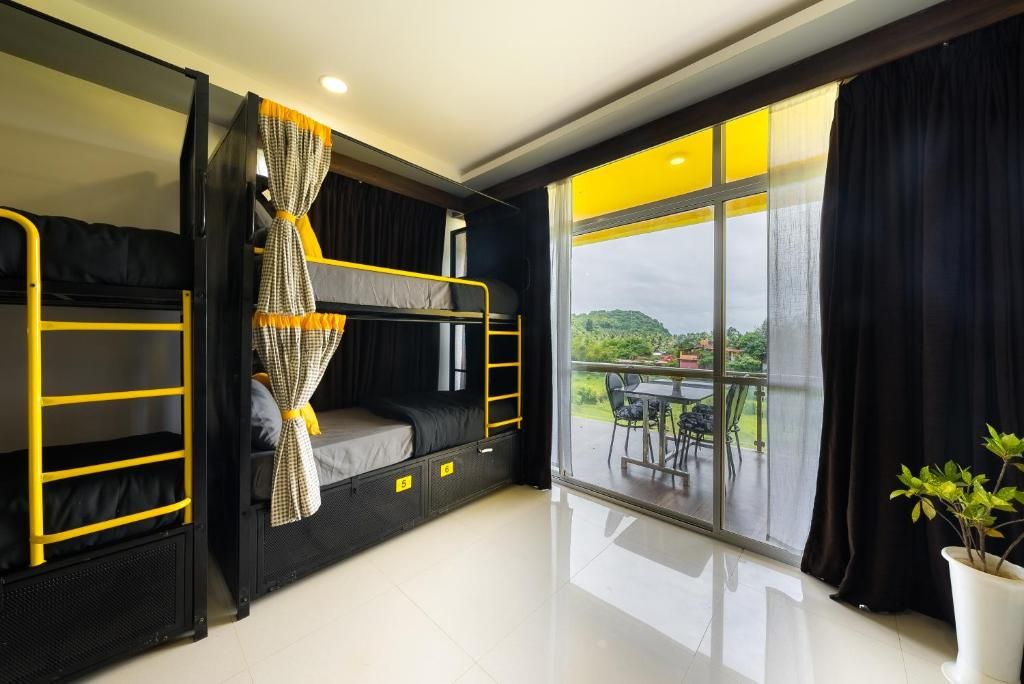 Bed in 8 Bed Mixed Dormitory with Balcony