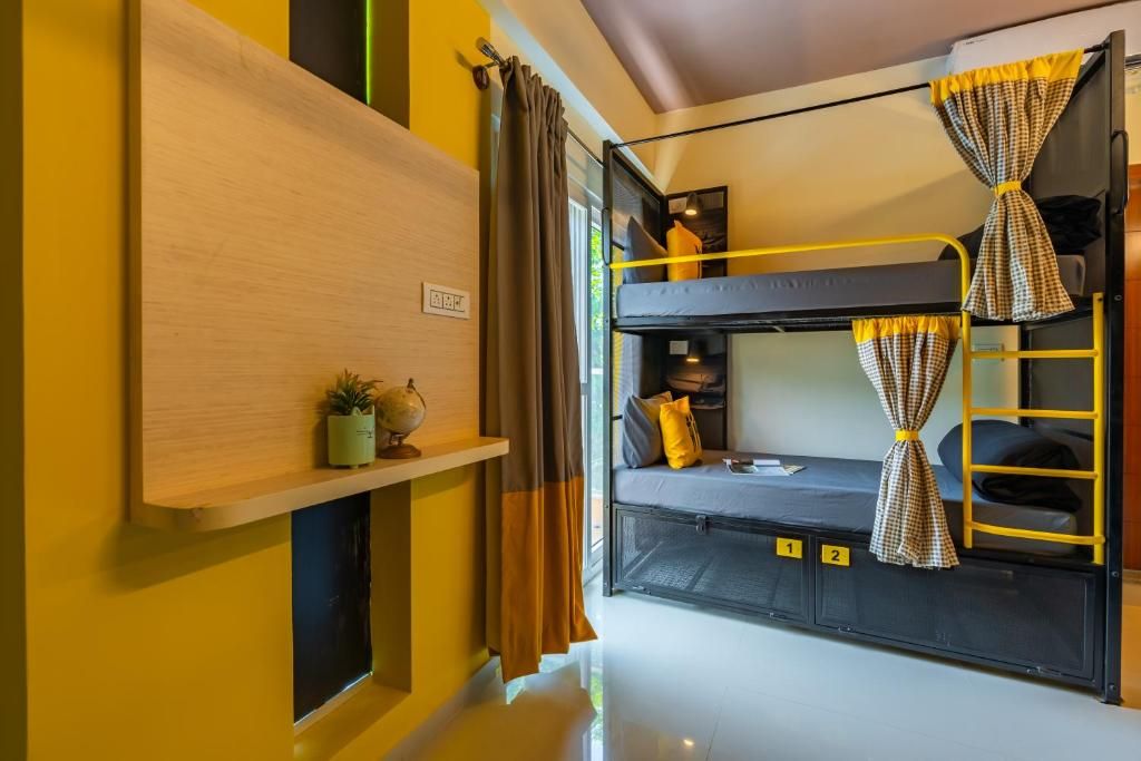 Bed in 4 Bed Female Dormitory with Balcony