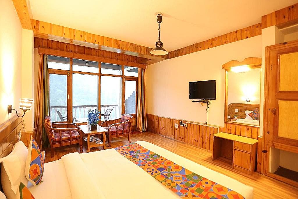 Hotel Surbhi Deluxe Room 3