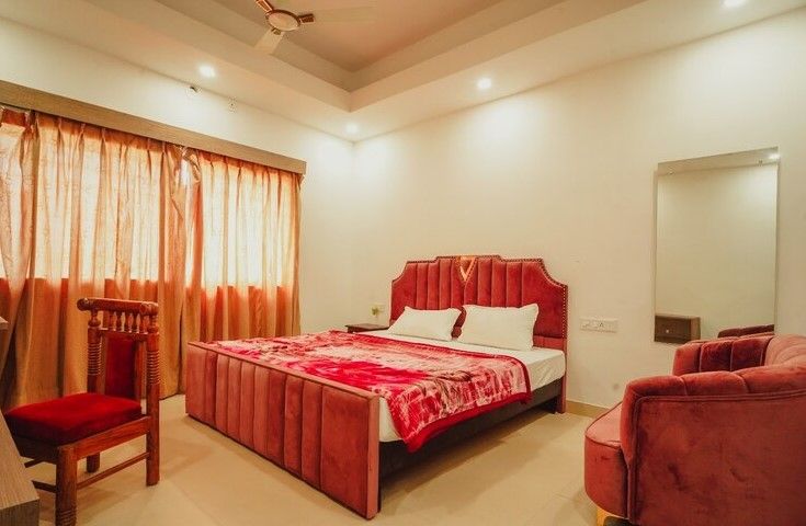 Aamore Hotels & Resorts Deluxe Class
