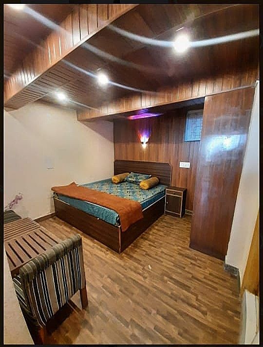 Hotel Samrat SS - Brews and Books Cafe Semi Deluxe Room(Non AC)