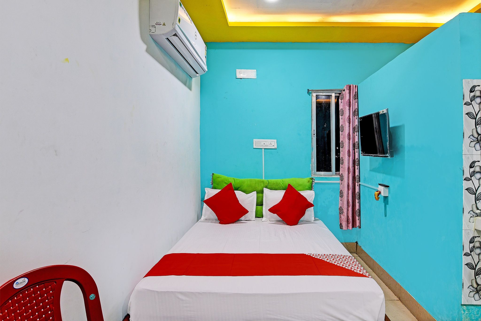 Hotel O Daffodil Lodge Dolphin restaurant Classic 10