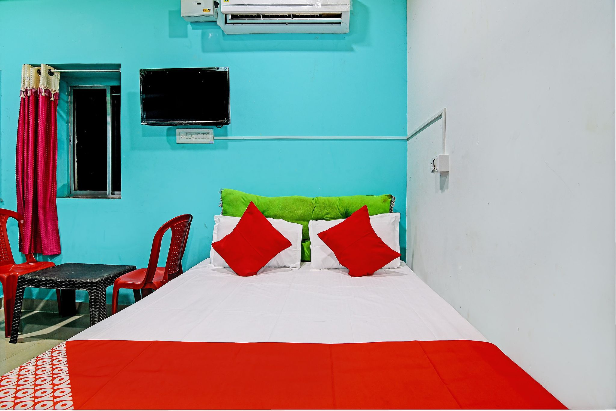 Hotel O Daffodil Lodge Dolphin restaurant Classic 11