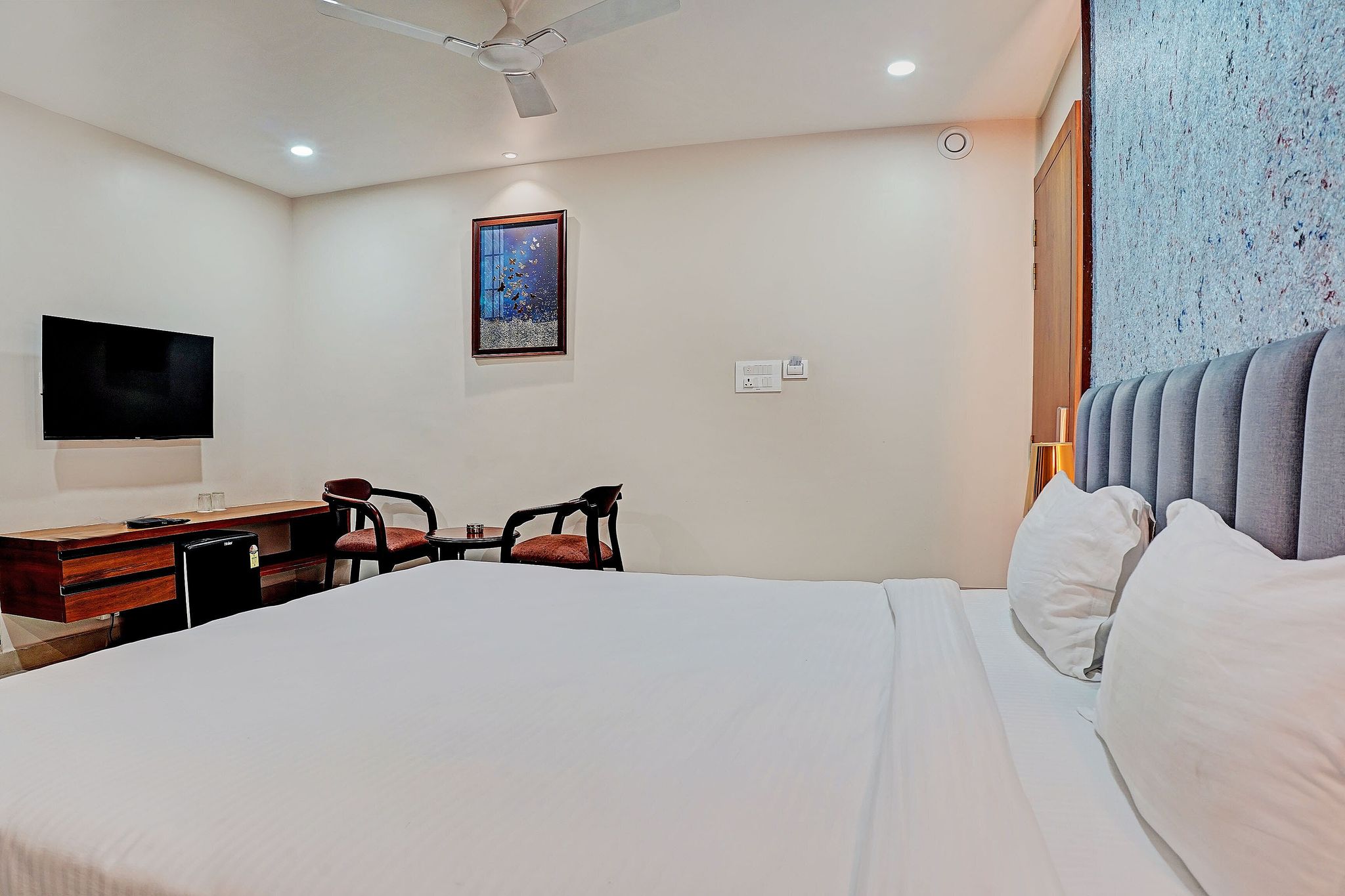 Palette by CheckIn Patel Nagar Bhopal Deluxe 8