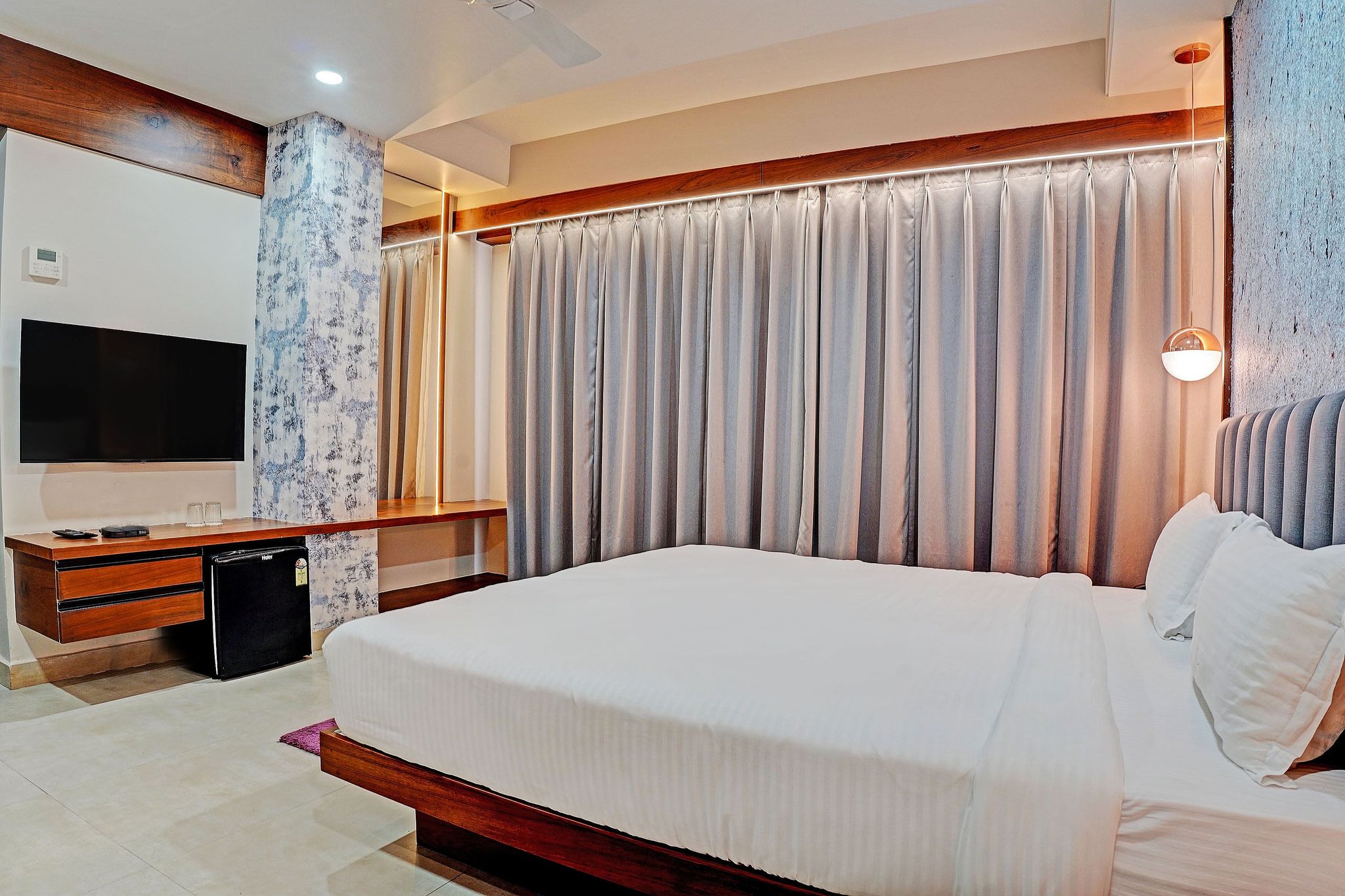 Palette by CheckIn Patel Nagar Bhopal Deluxe 2