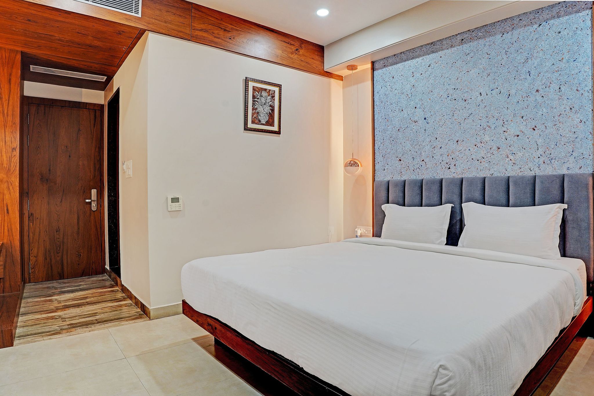 Palette by CheckIn Patel Nagar Bhopal Deluxe 5