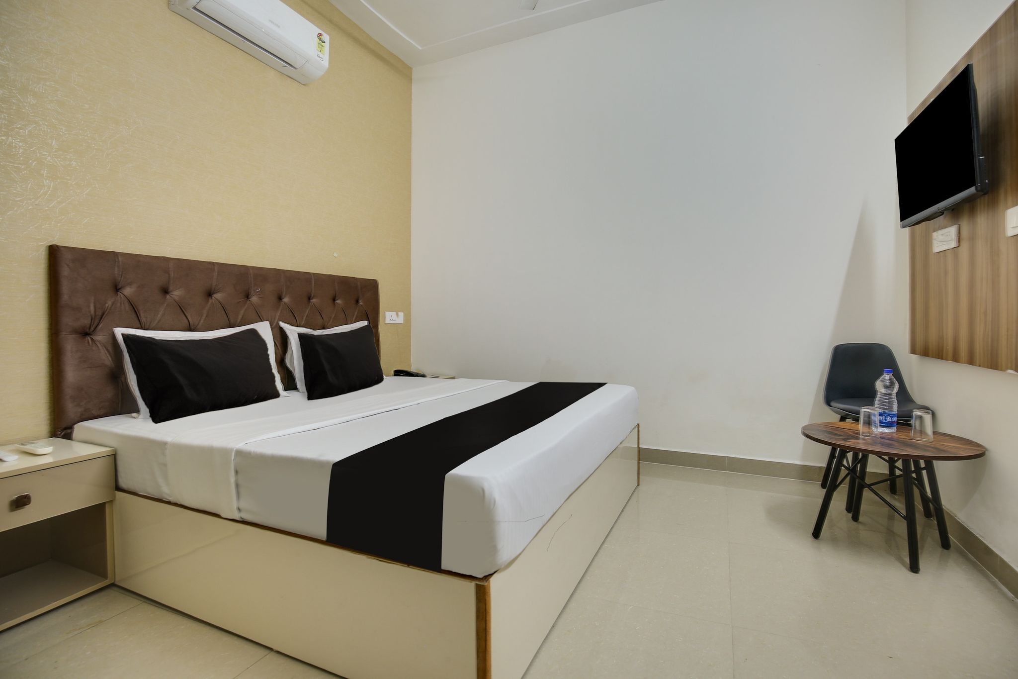 Hotel O by OYO Prince Classic 4