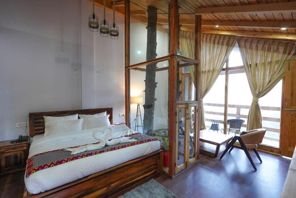 Himalayan Chalets Jibhi Premium Room 2