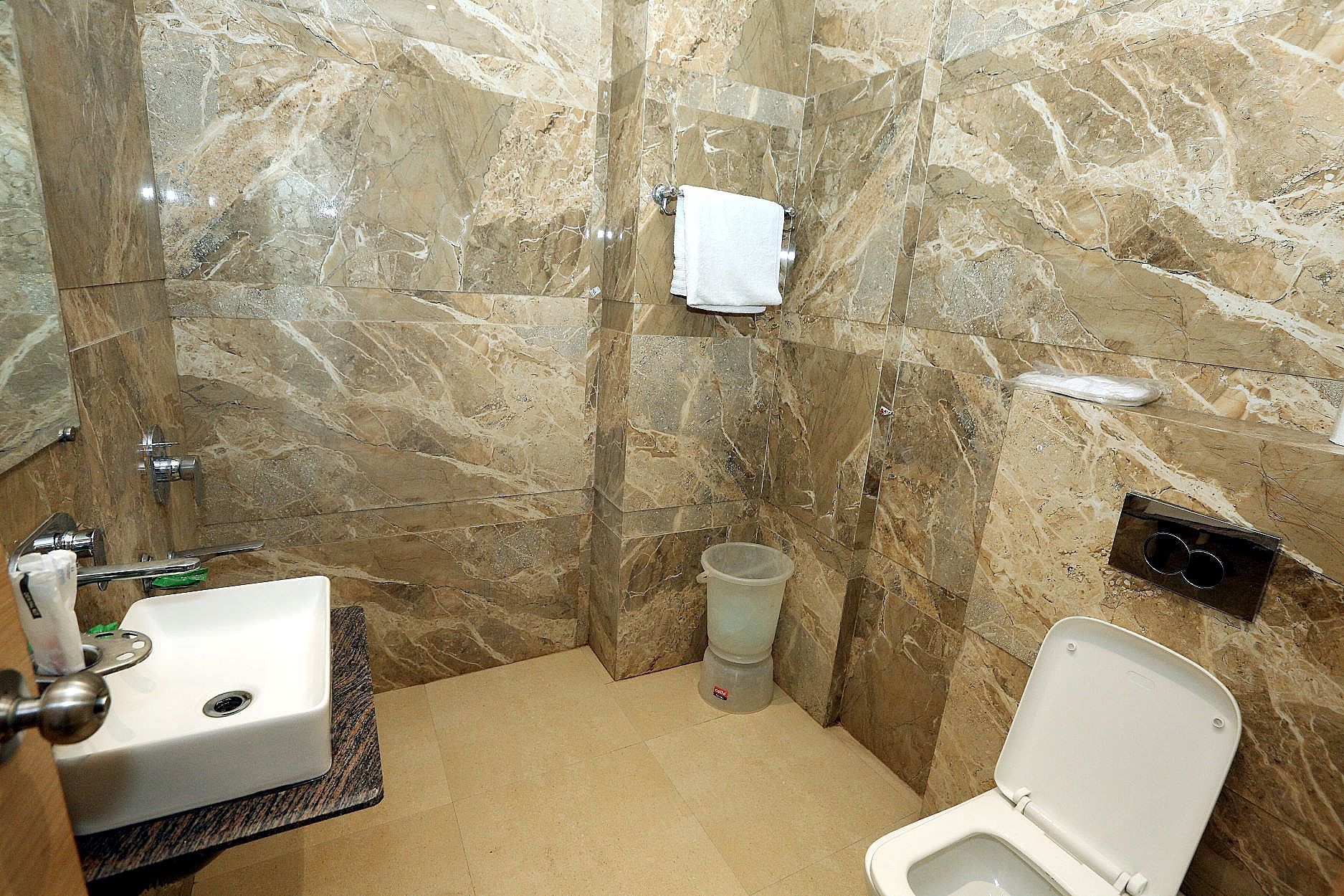 Hotel Tradition Deluxe Double Room 7