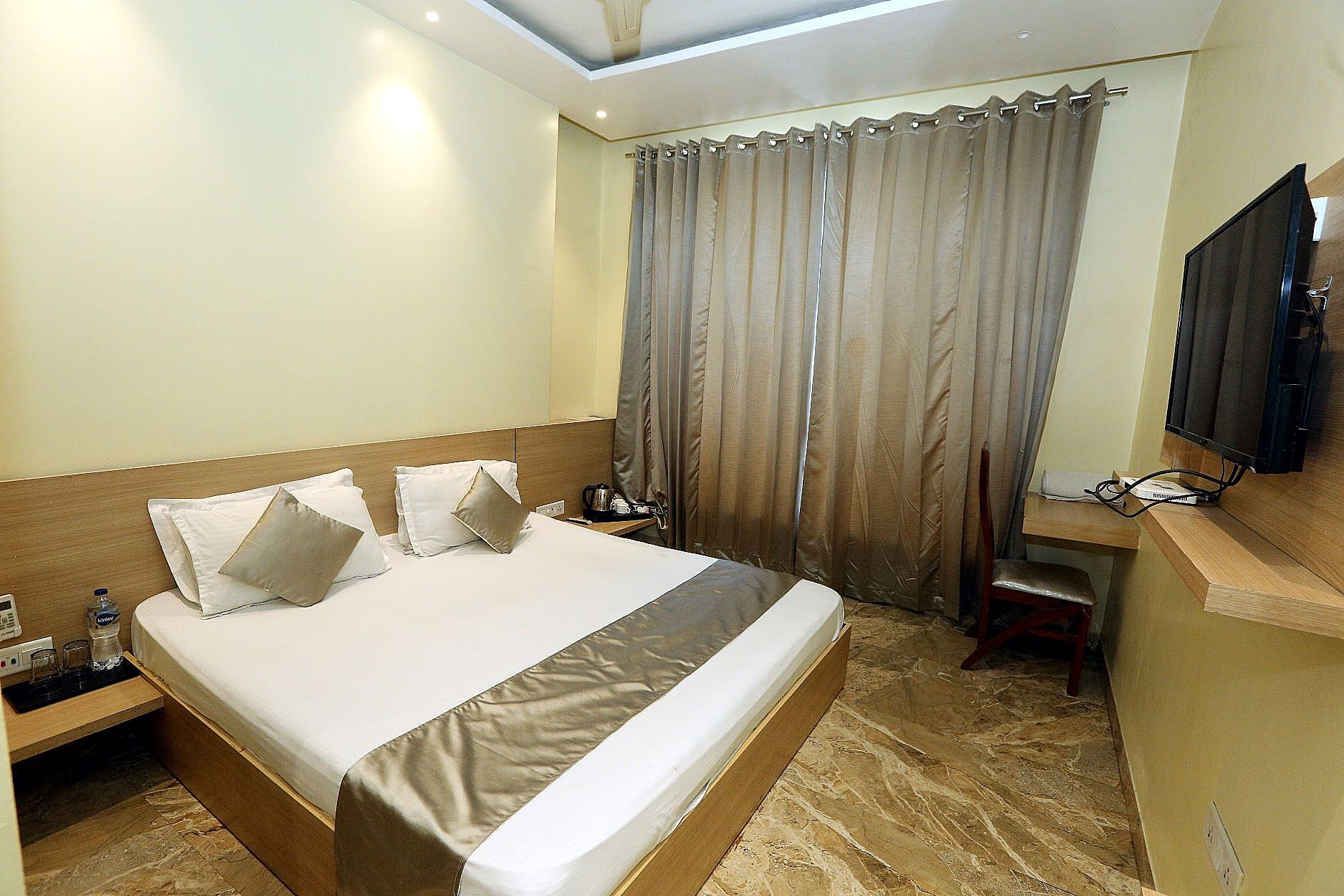 Hotel Tradition Deluxe Double Room 4