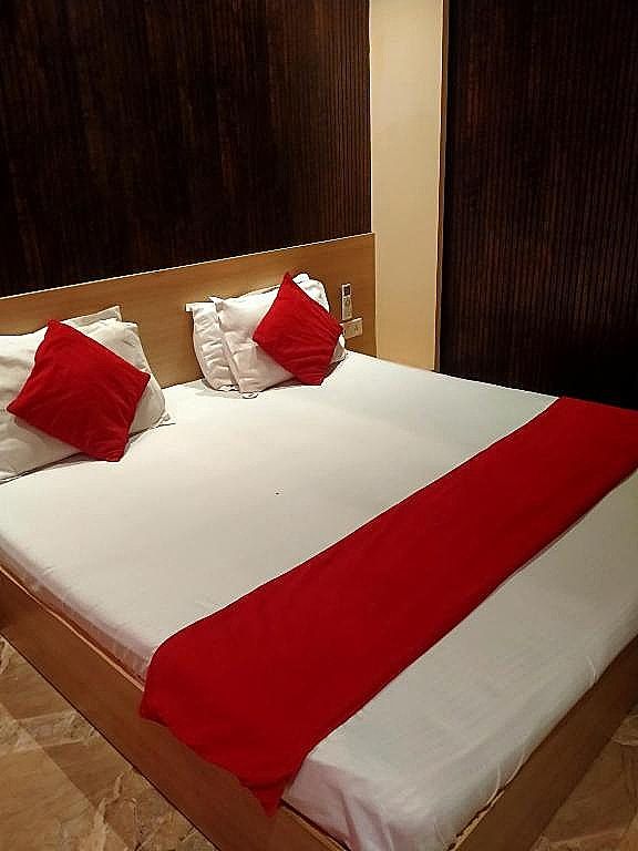 Hotel Tradition Deluxe Double Room 2