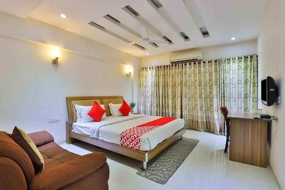 Biznotel by Pride Bharuch Superior King Room 3