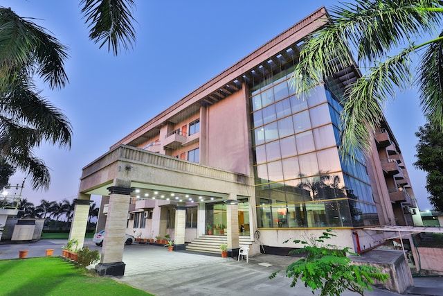 Biznotel by Pride Bharuch