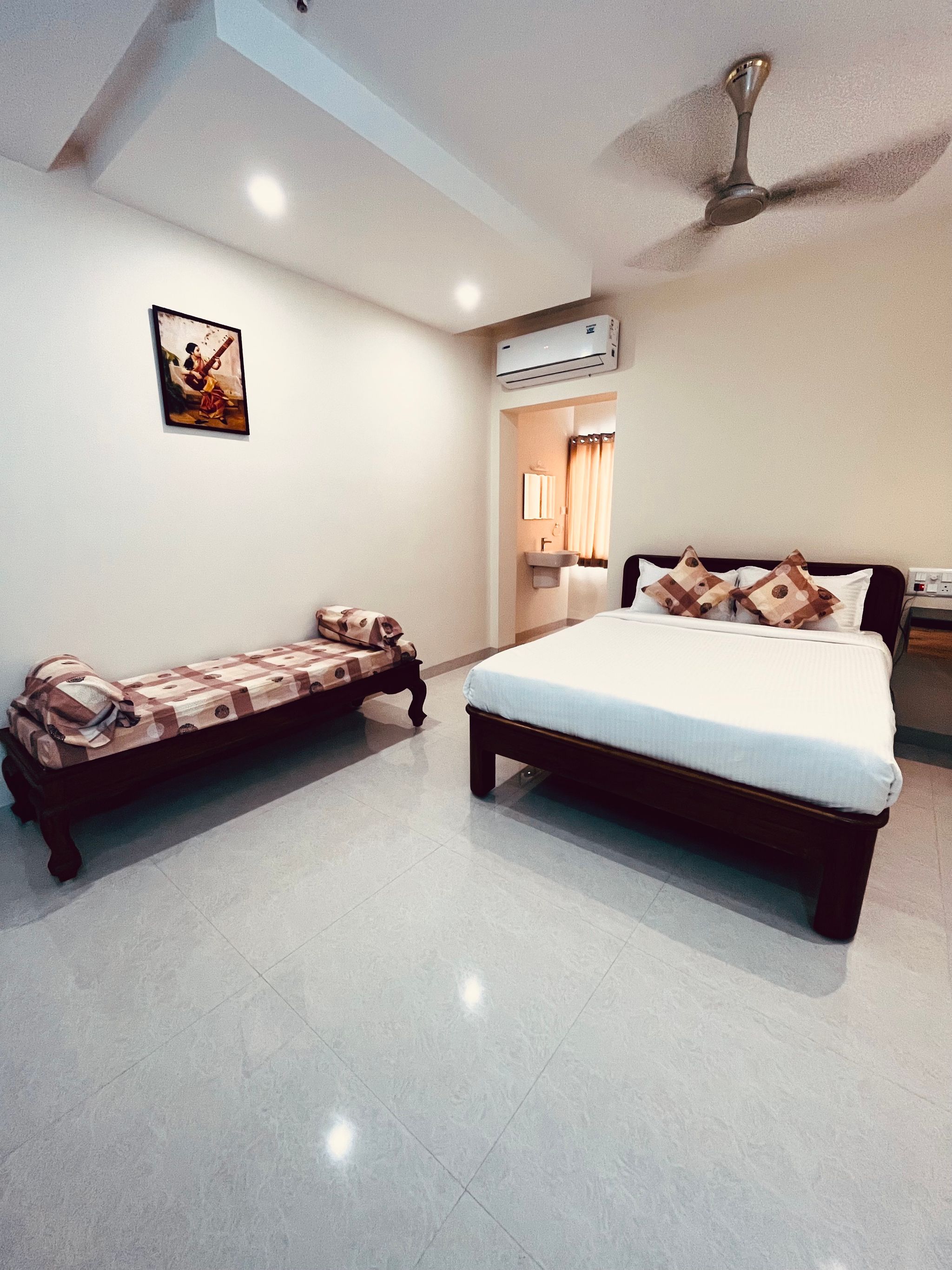 Elite Room