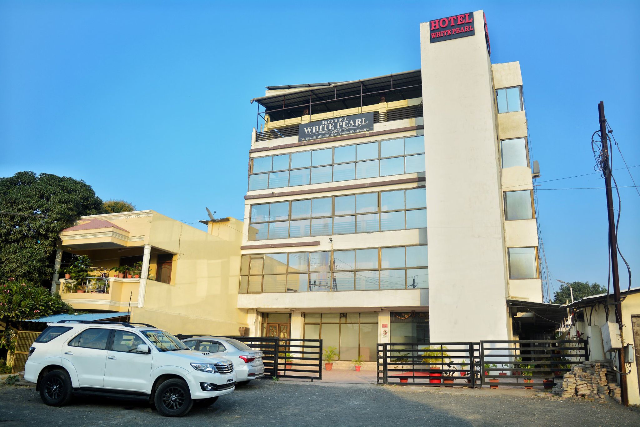 White Pearl, Jabalpur