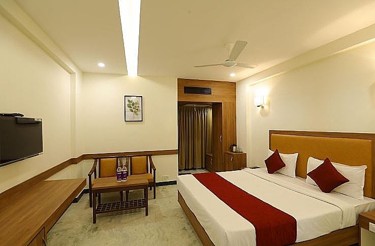 League Hotels and Banquets (Formerly Known as Hotel Atchaya) STANDARD ROOM 6