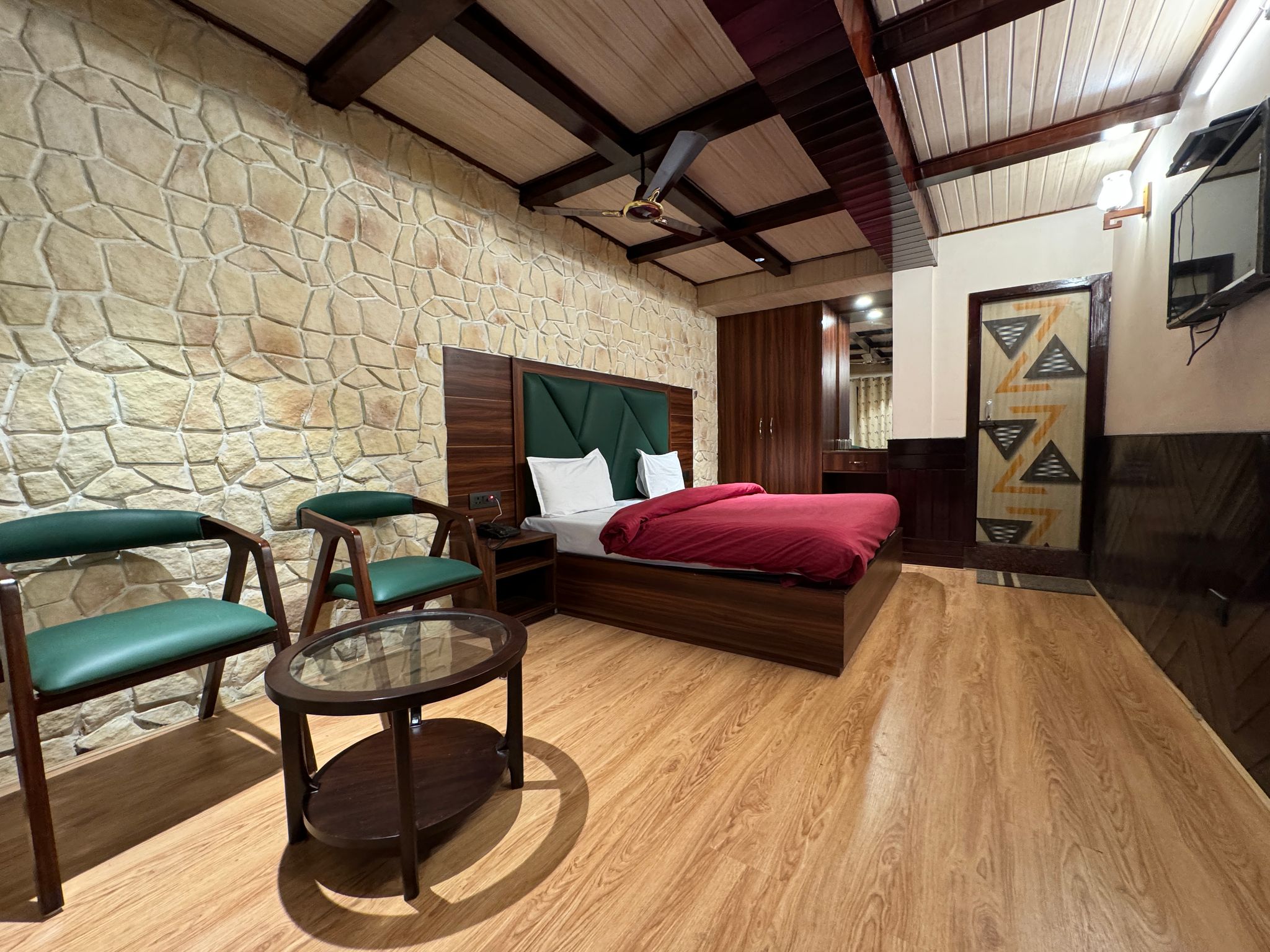 Hotel Capri @ Mall Road Superior Room(2nd Floor) - Double bed room 2