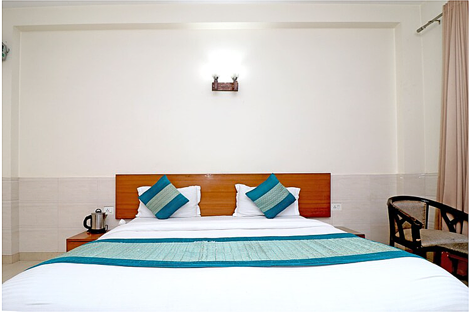 Azure villa Deluxe Room With Balcony  4
