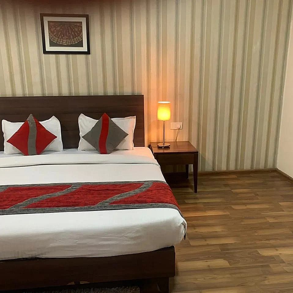 Azure villa Deluxe Room With Balcony  5