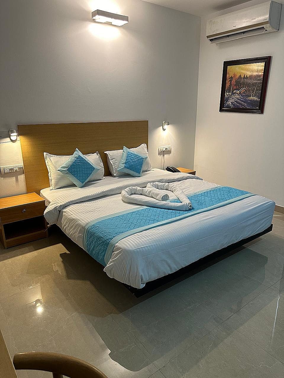Azure villa Deluxe Room With Balcony  7