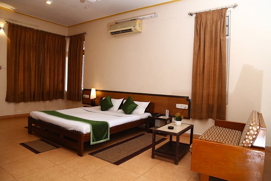Hotel Durvankur Superior AC Room 4