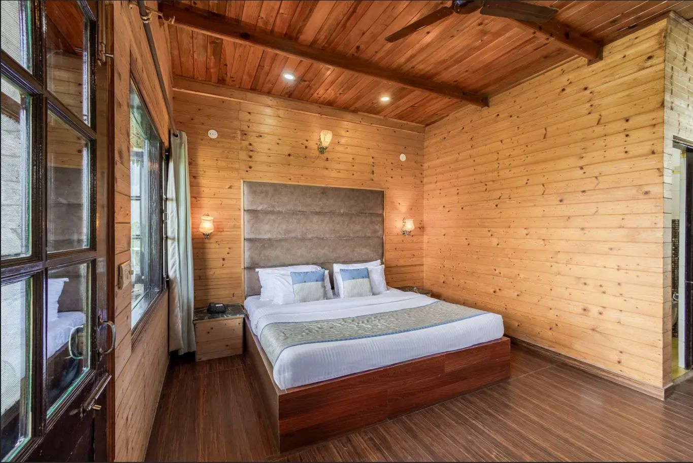 Winnies Holiday Resort Deluxe AC Rooms With Balcony 2