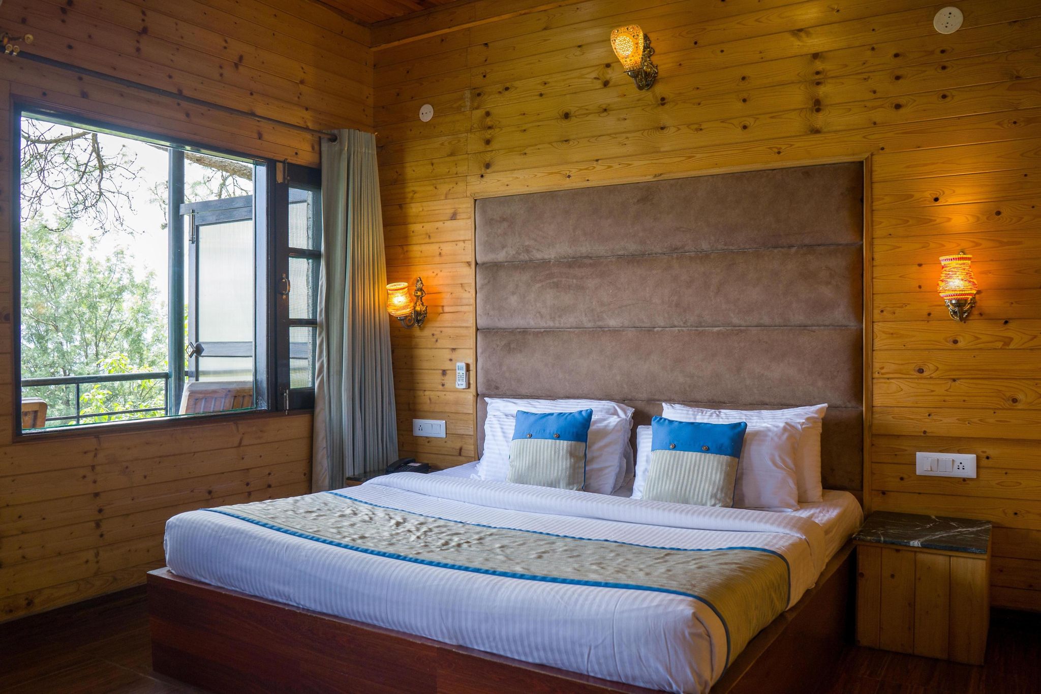 Winnies Holiday Resort Deluxe AC Rooms With Balcony