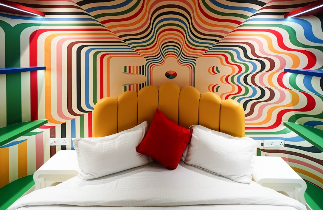 Ibiza Trippy Suite with Jacuzzi