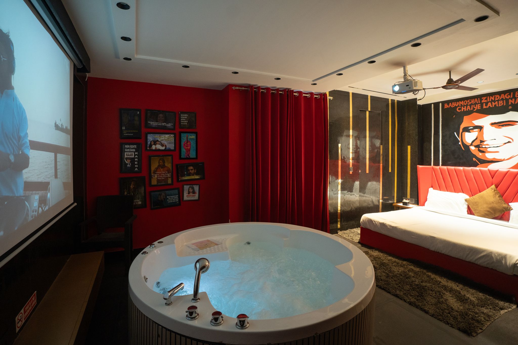 Mumbai Bollywood Suite with Jacuzzi