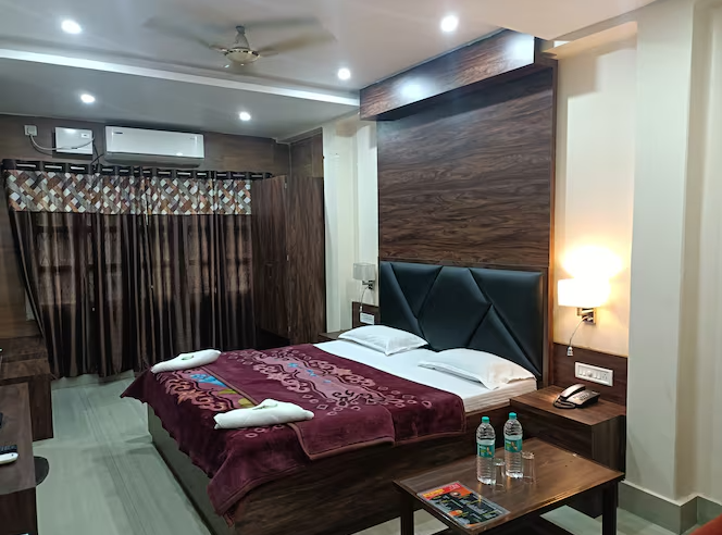 DELUXE DOUBLE AC ROOM