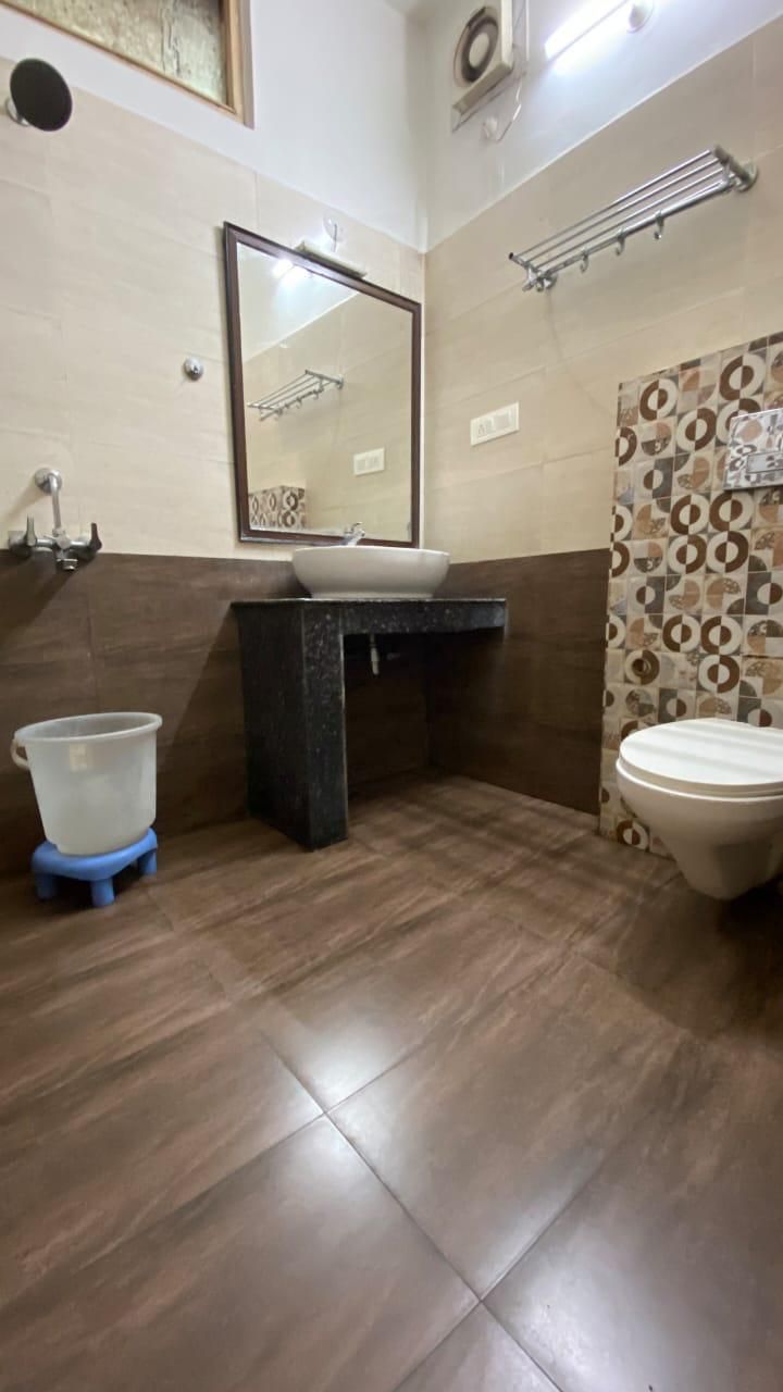 Hotel New Paras Semi Deluxe Non AC Room 3