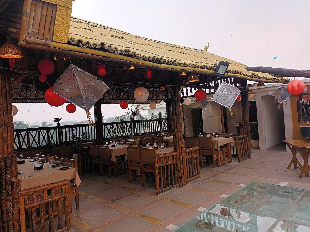 Food & Dining