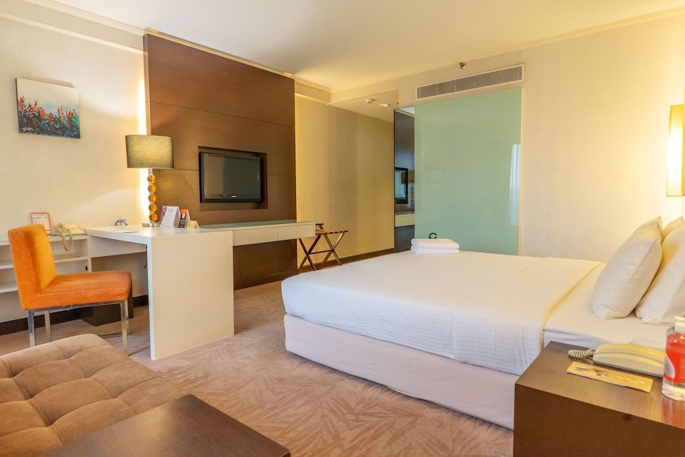 Seri Pacific Hotel Kuala Lumpur Superior Room, 1 King Bed