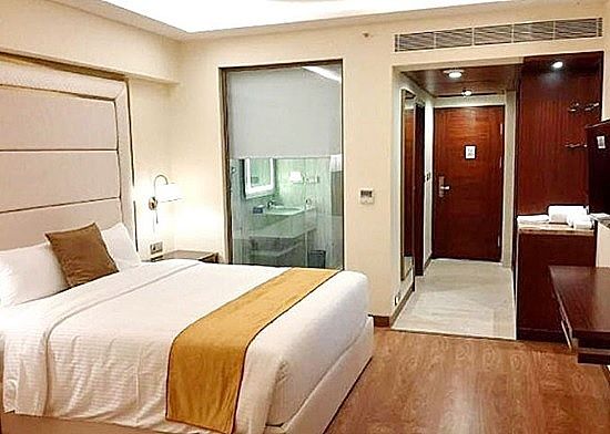 KAY-EM SPECTRA HOTEL Superior Twin 3