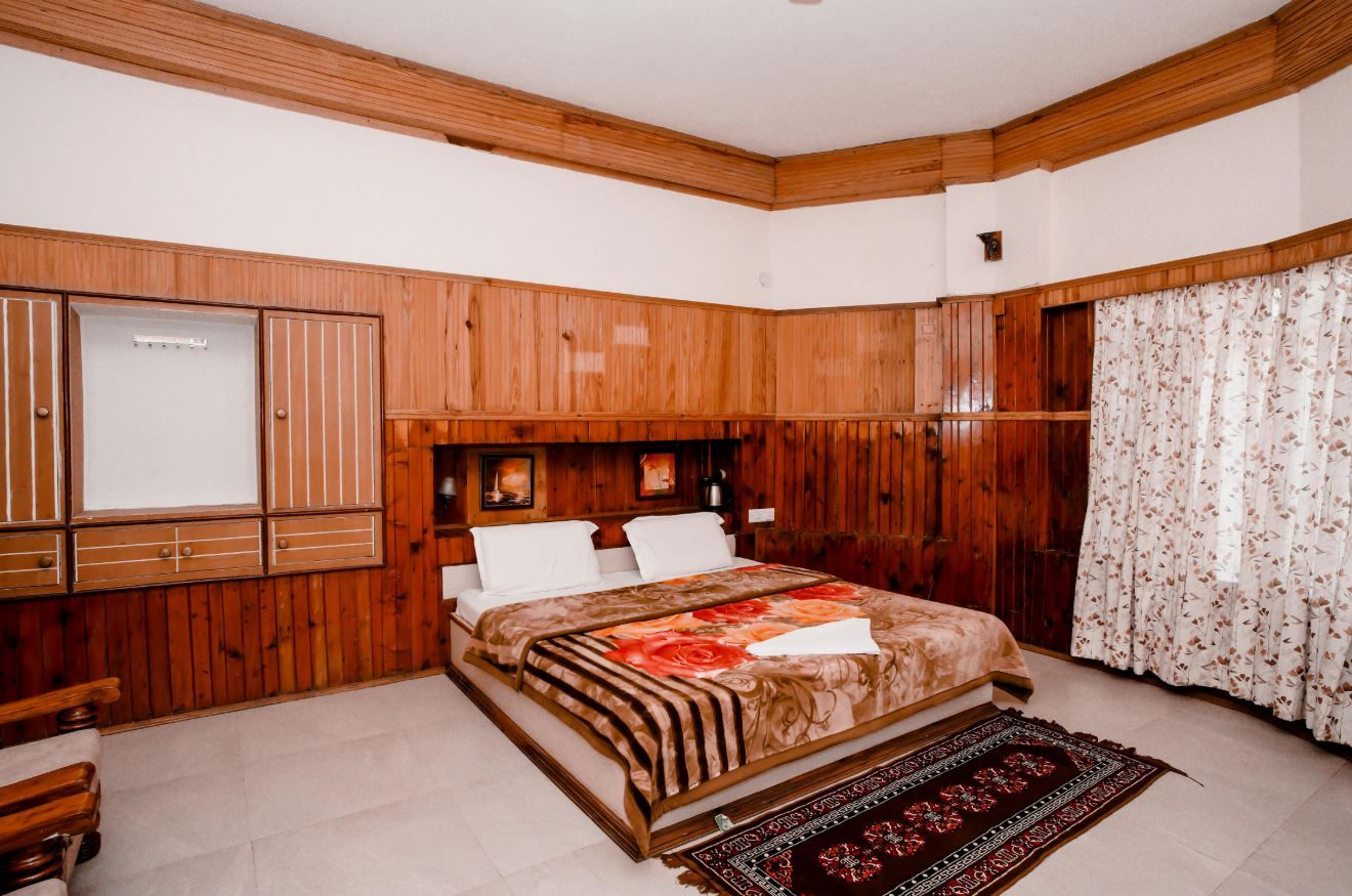 Deluxe Suite 