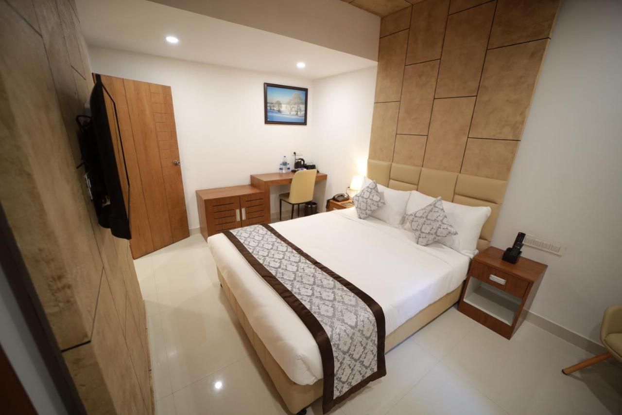 Royal Residency Suite Room