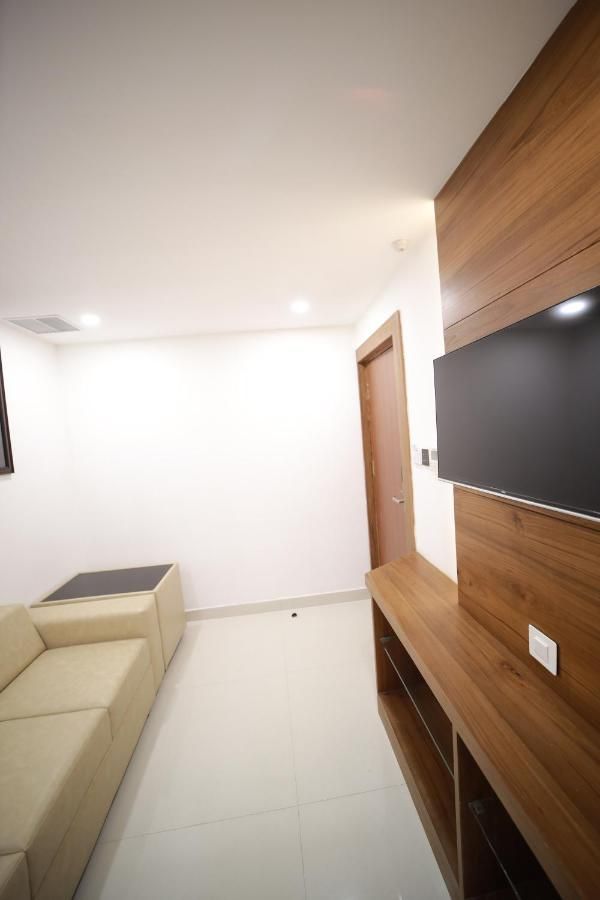 Royal Residency Suite Room 8