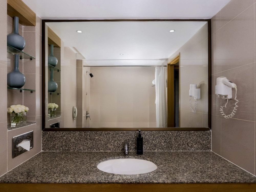 Grand Mercure Bangkok Atrium Superior Room, 1 King Bed 5