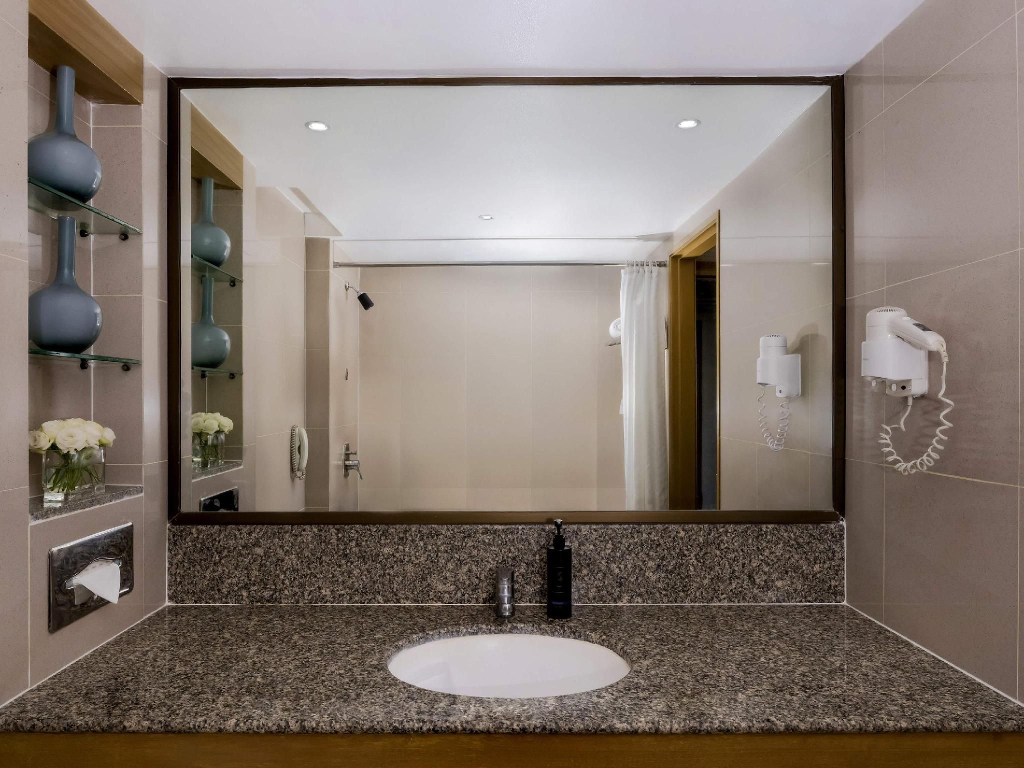 Grand Mercure Bangkok Atrium Superior Room with 1 King Bed 6