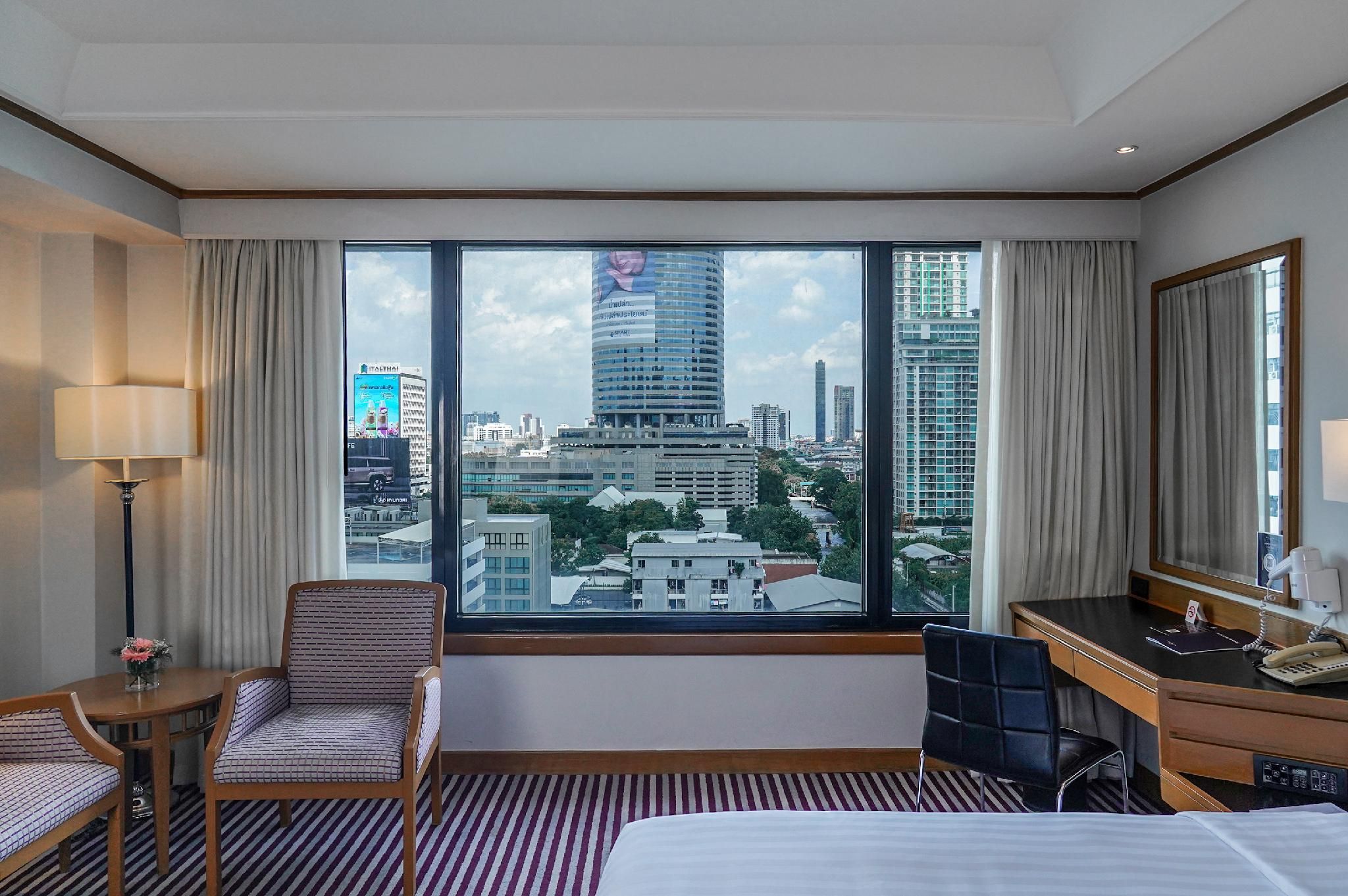 Grand Mercure Bangkok Atrium Superior Room with 1 King Bed 8