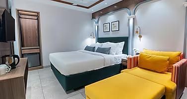 DELUXE DOUBLE ROOM