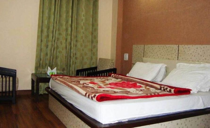 VIP Room with 2 hours Early Checkin and Late Checkout