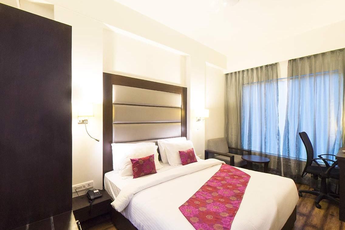 Executive Room (Unmarried Couples and local Ids are not allowed)