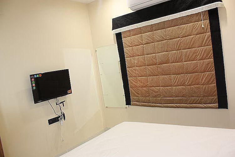 2 BHK Service Apartment Premium