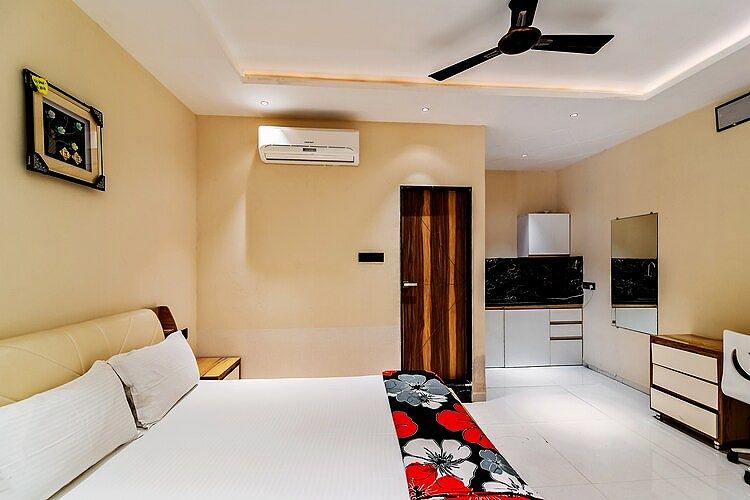 Suite Studio Apartment